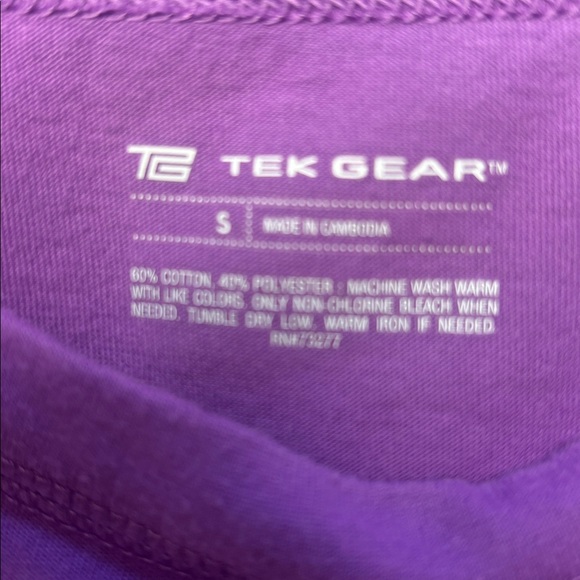Tek Gear purple long sleeve Tshirt, size small, good condition - Picture 2 of 8